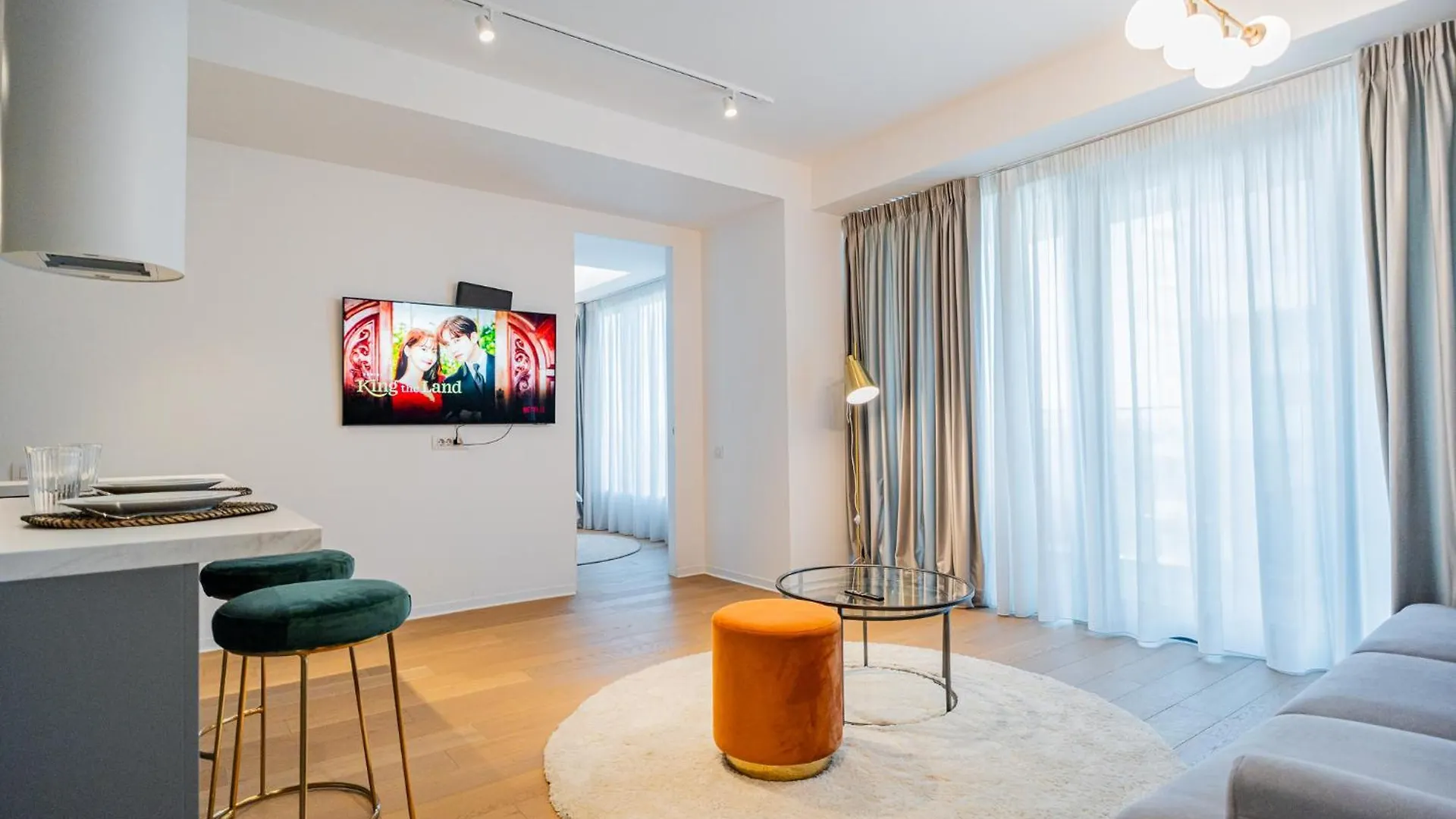 One Floreasca Luxurious Apartment - Panormaic City & Park Views Bucharest Romania